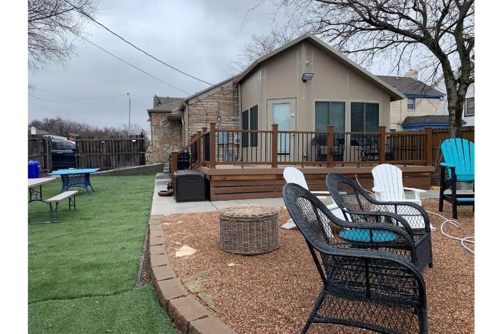 1 Mile To Fort Sill! The Carolebelle Cottage Sleeps 8 With Hottub,Grills,Firepit Lawton Bagian luar foto