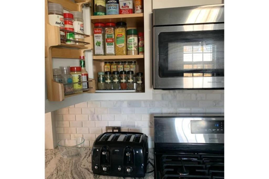 1 Mile To Fort Sill! The Carolebelle Cottage Sleeps 8 With Hottub,Grills,Firepit Lawton Bagian luar foto