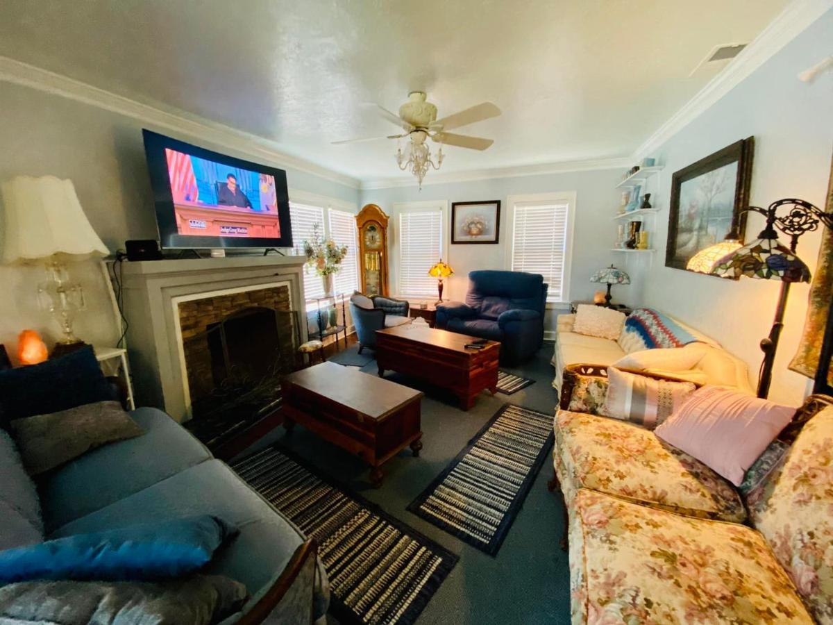1 Mile To Fort Sill! The Carolebelle Cottage Sleeps 8 With Hottub,Grills,Firepit Lawton Bagian luar foto