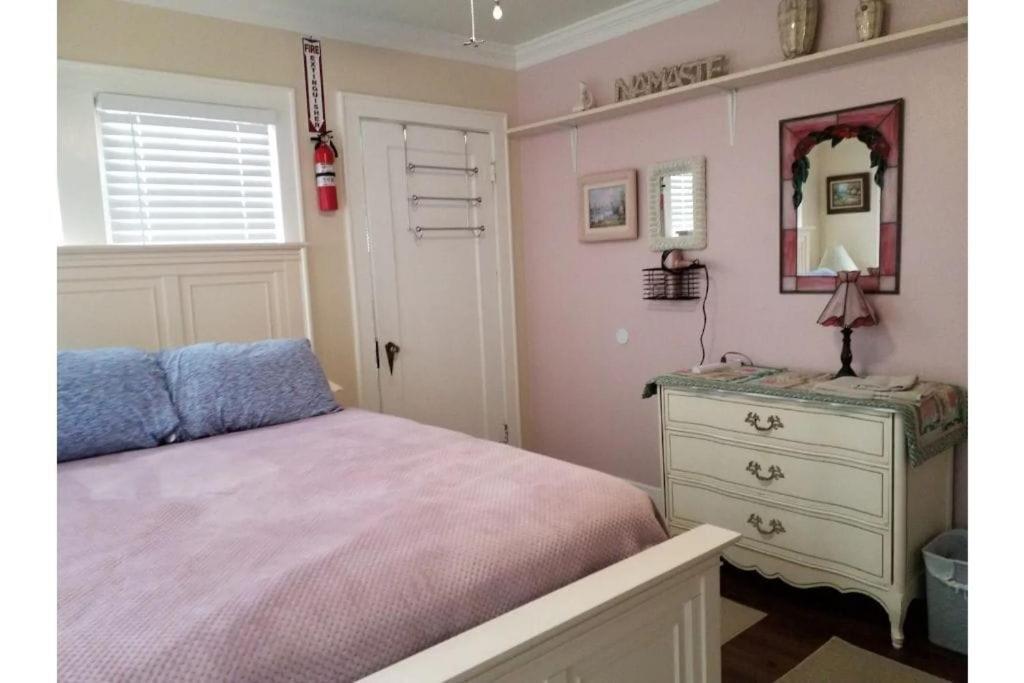1 Mile To Fort Sill! The Carolebelle Cottage Sleeps 8 With Hottub,Grills,Firepit Lawton Bagian luar foto