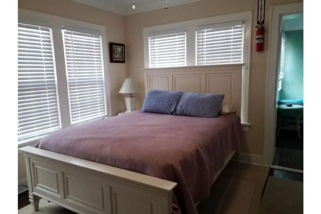 1 Mile To Fort Sill! The Carolebelle Cottage Sleeps 8 With Hottub,Grills,Firepit Lawton Bagian luar foto