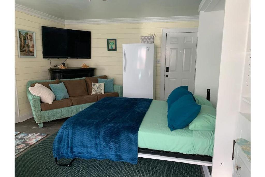 1 Mile To Fort Sill! The Carolebelle Cottage Sleeps 8 With Hottub,Grills,Firepit Lawton Bagian luar foto