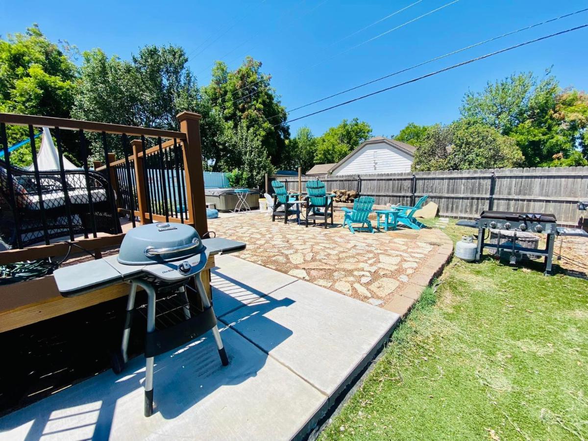 1 Mile To Fort Sill! The Carolebelle Cottage Sleeps 8 With Hottub,Grills,Firepit Lawton Bagian luar foto